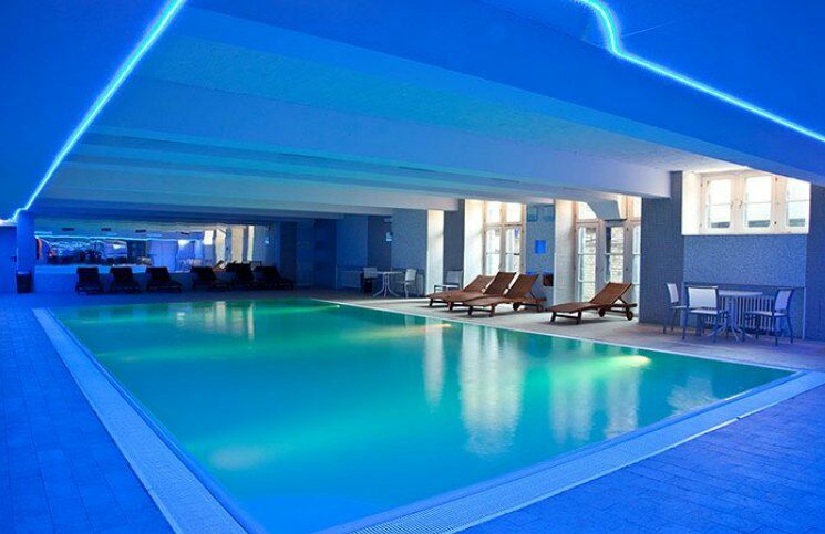 Onde se hospedar viajando sozinha: hostel ou hotel?