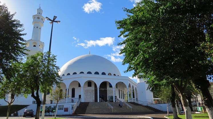 Visita a Mesquita Omar Ibn Al-Khattab, Foz do Iguaçu Viajante Solo