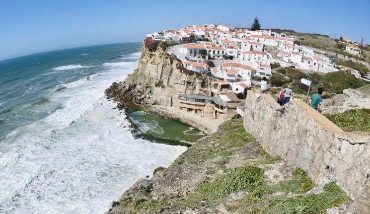 Azenhas do Mar Bate e Volta de Lisboa ou Sintra