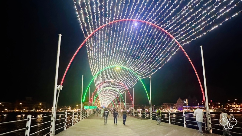 Ano Novo em Curaçao: Ponte Queen Emma