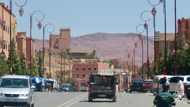 Estacionamentos no Marrocos: entrada de cidade