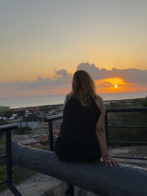 pôr do sol em Curaçao no Mirante do Fort Waakzaamheid