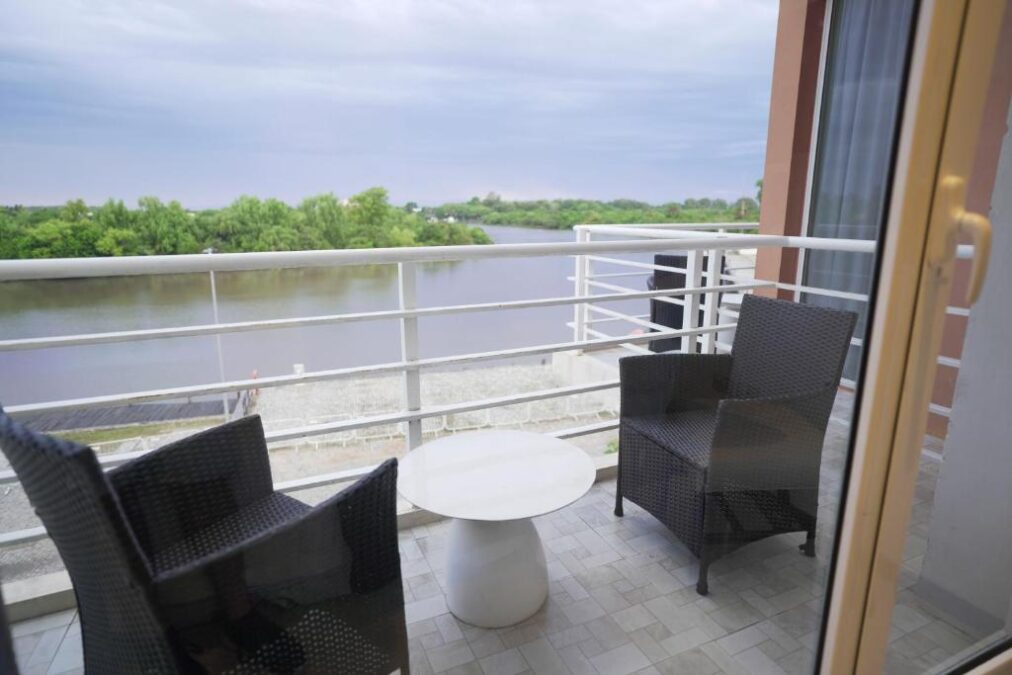 Los Muelles Boutique Hotel  Varanda com vista 