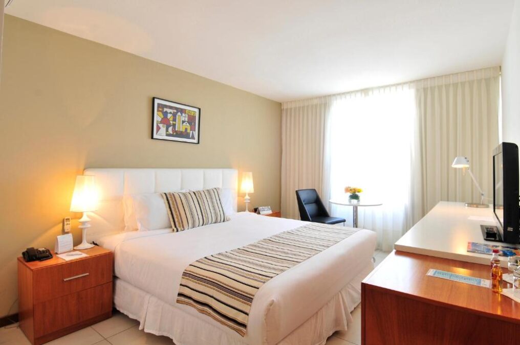 Real Colonia Hotel & Suites