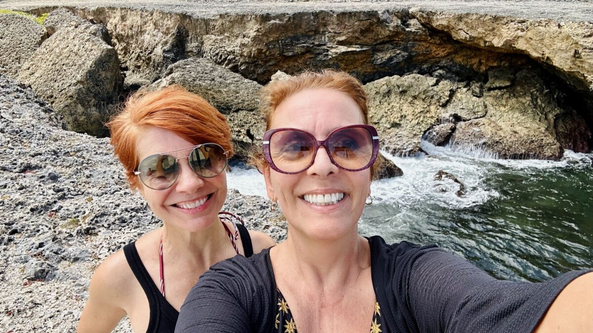 Adriana Baltar e Denise Tonin - Parque Nacional Shete Boka em Curaçao