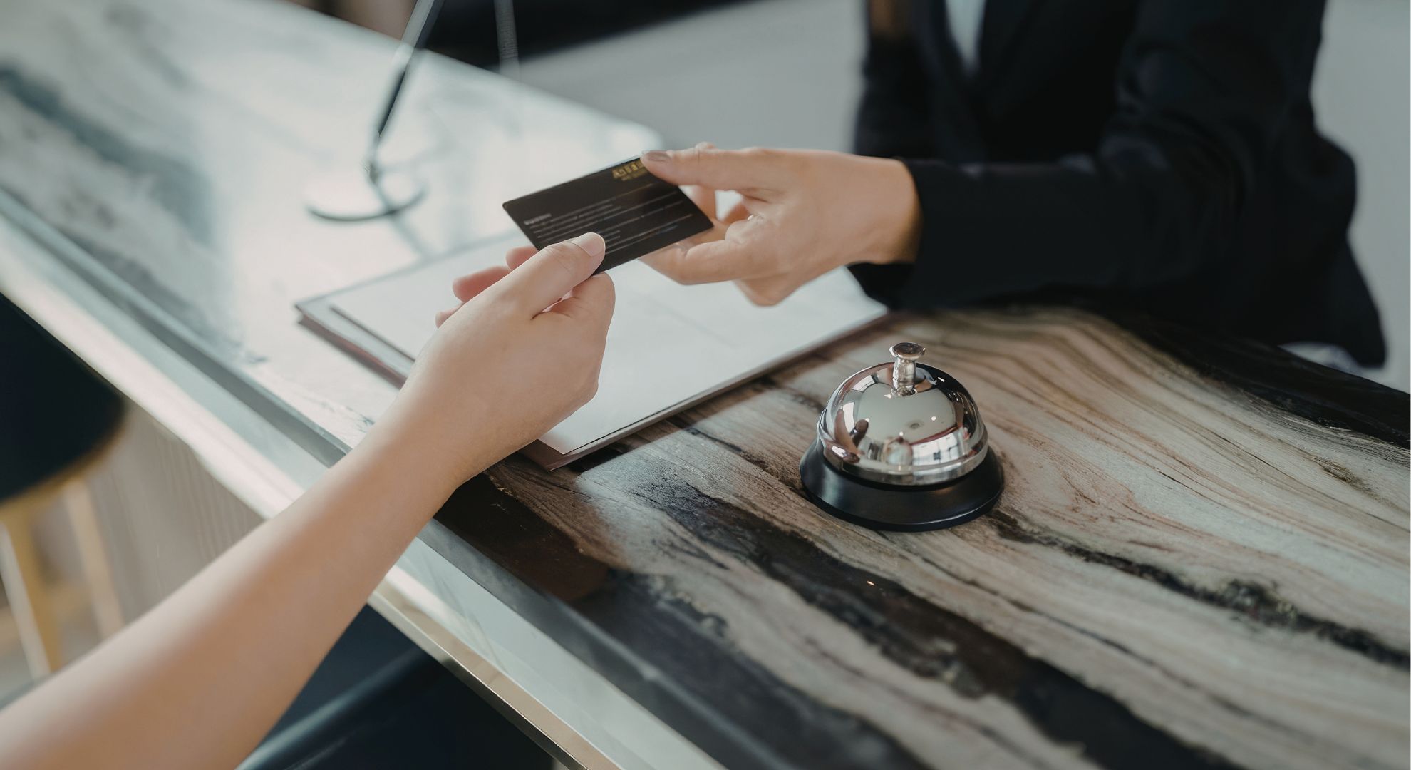 Check-in digital em hotéis: o que é, como funciona e o que muda na sua viagem