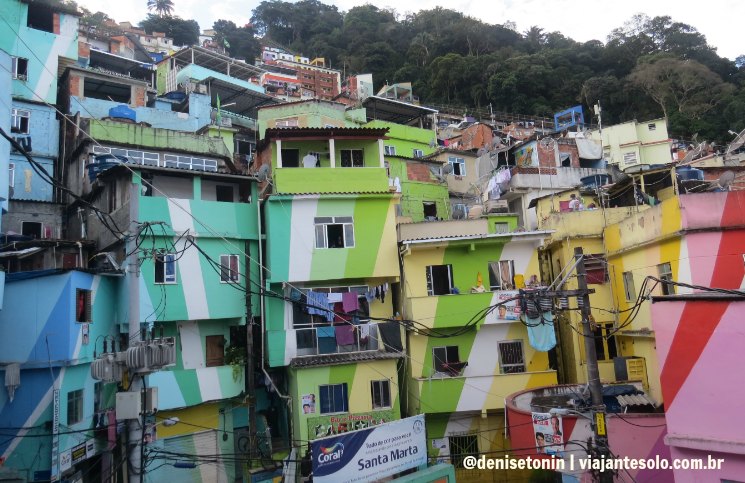 Praça do Cantão na Favela Santa Marta | Viajante Solo